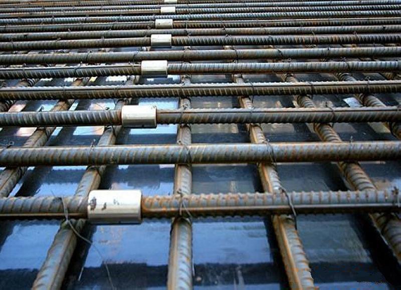 九台为什么建楼房时，要在钢筋上加一排小圆环？原来作用这么大